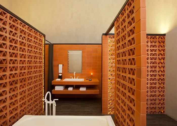 Downtown Hotel 5*